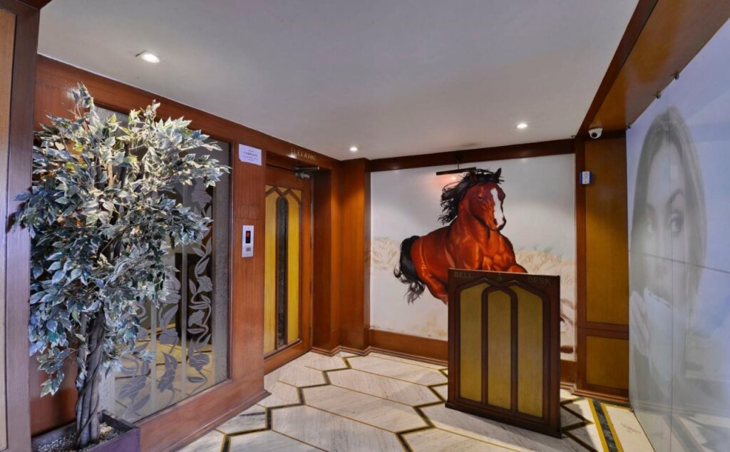 Индаур: OYO 3883 Hotel Grande Royale
