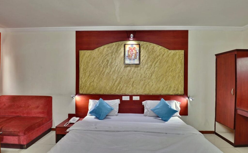 Индаур: OYO 3883 Hotel Grande Royale