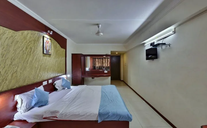 Индаур: OYO 3883 Hotel Grande Royale