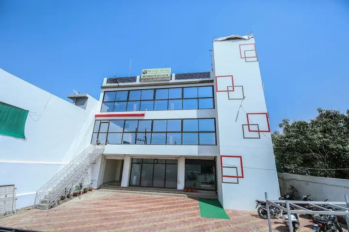 Бедагхат: OYO 3603 White Pearl Hotel