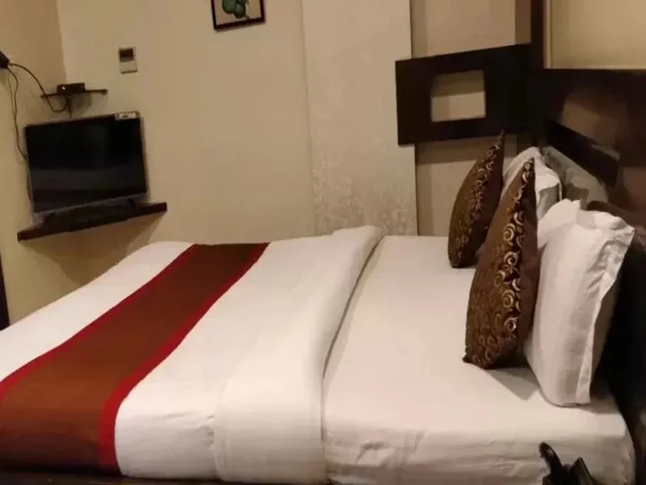 Индаур: Hotel Apna Avenue