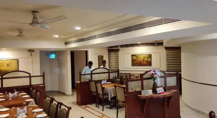 Индаур: Hotel Apna Avenue