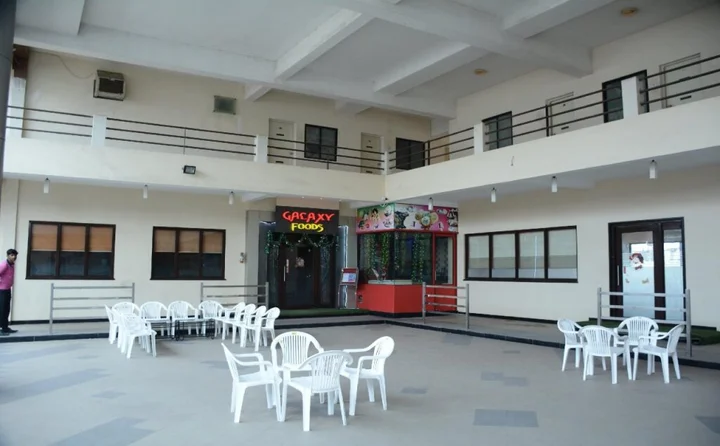 Мундра: Hotel Galaxy Residency