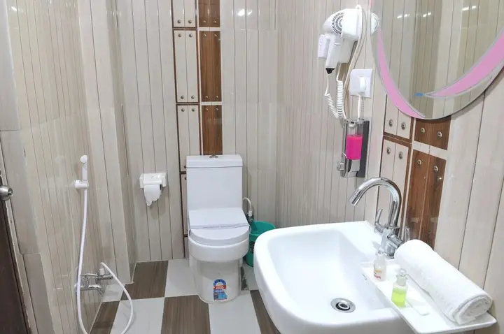 Бодх-Гая: New Hotel Shiva
