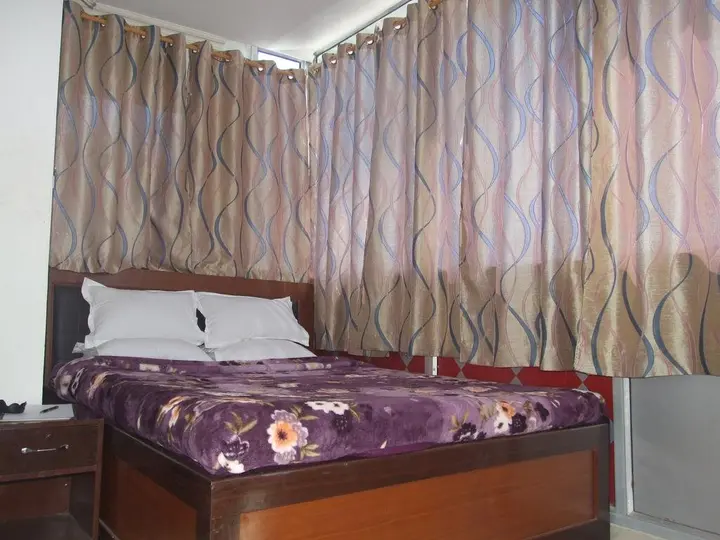 Бодх-Гая: New Hotel Shiva