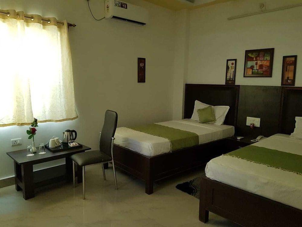 Бодх-Гая: New Hotel Shiva