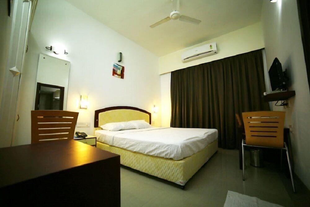 Эрамаллур: Hotel Captain Fisher