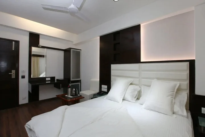 Мехсана: Hotel Atithi
