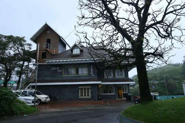 Муннар: Jays Inn