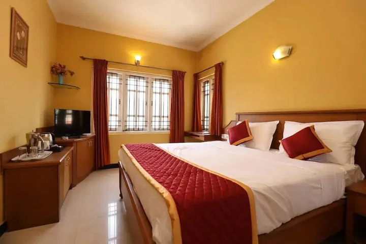 Ути: Hotel Silver Oak Annexe