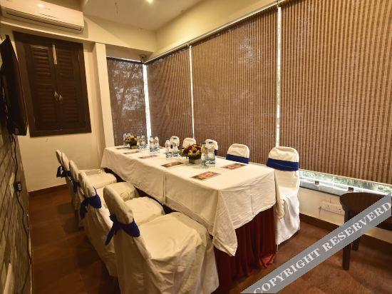 Колката: Capital O 9125 Casa Broadway