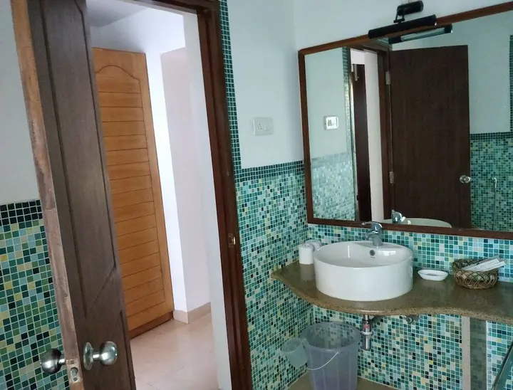 Анджуна: Granpas Inn - Hotel Bougainvillea