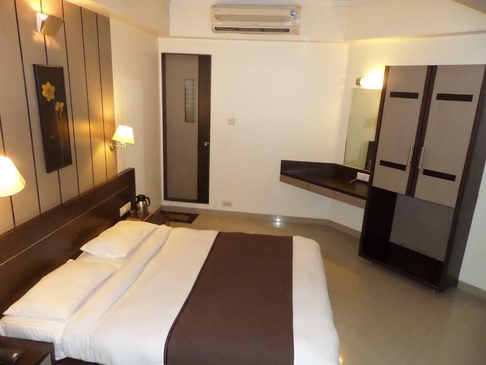 Пуна: Hotel Aura