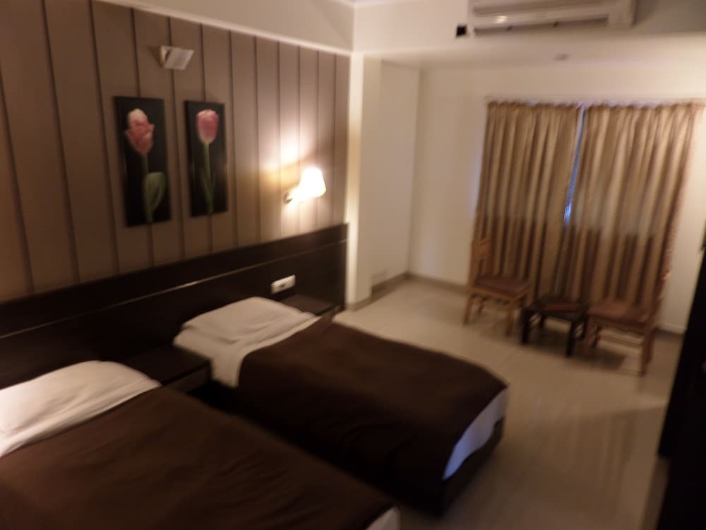 Пуна: Hotel Aura