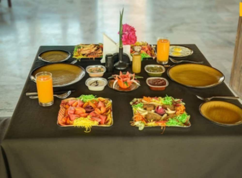 Наинитал: Gajraj Trails Resort