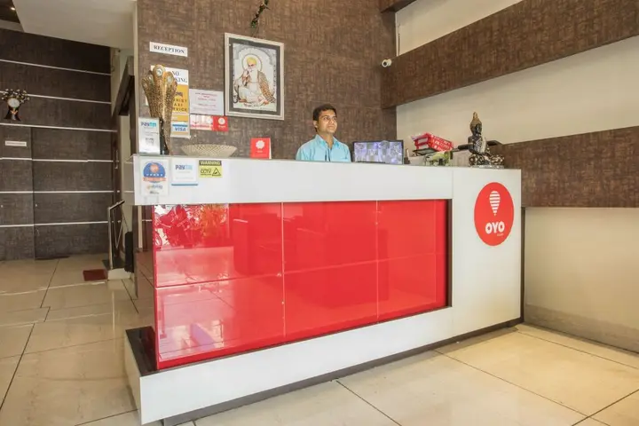 Индаур: Capital O 4042 Hotel Mehar Residency