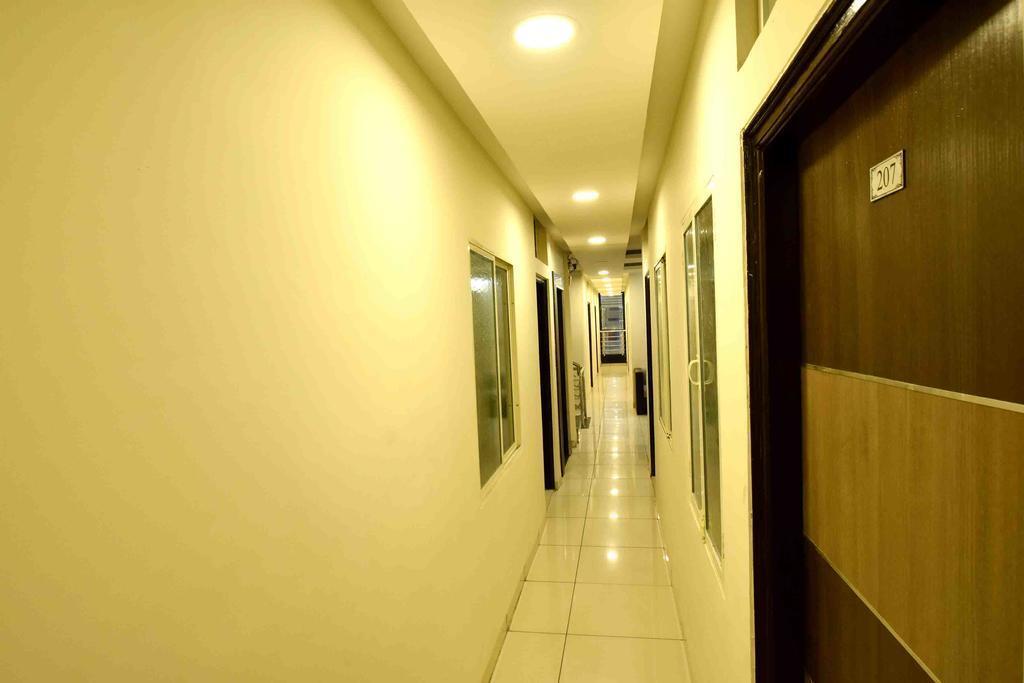 Индаур: Capital O 4042 Hotel Mehar Residency
