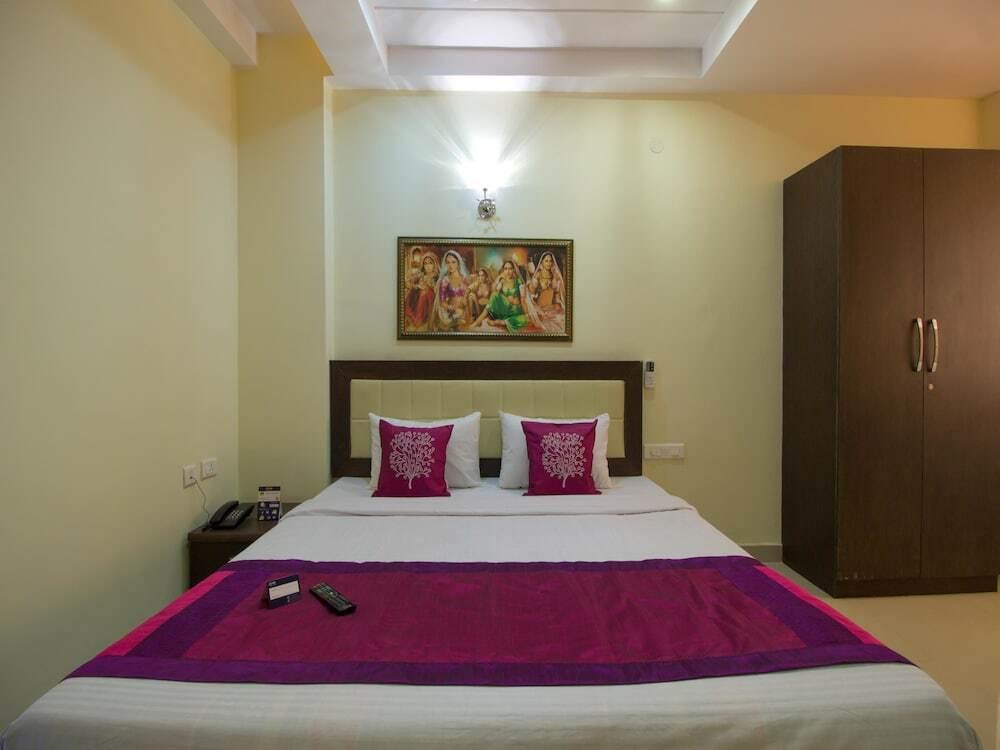 Шамшабад: OYO 3787 9 Star Hotel
