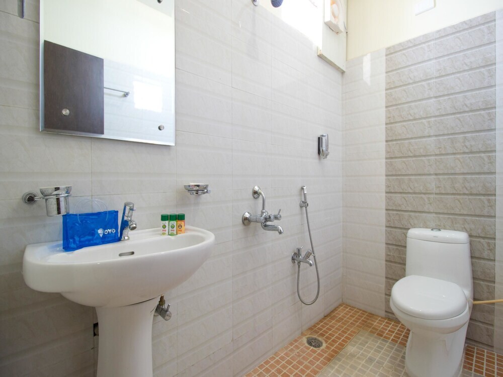 Шамшабад: OYO 3787 9 Star Hotel
