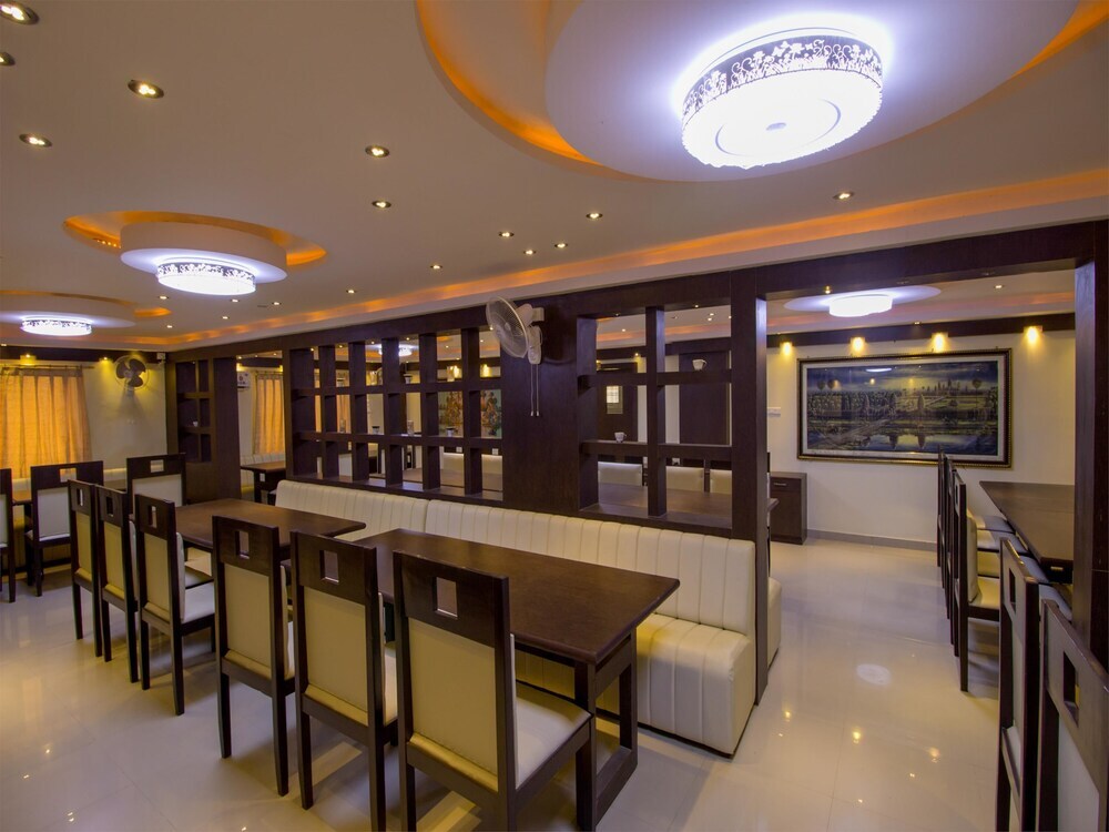 Шамшабад: OYO 3787 9 Star Hotel