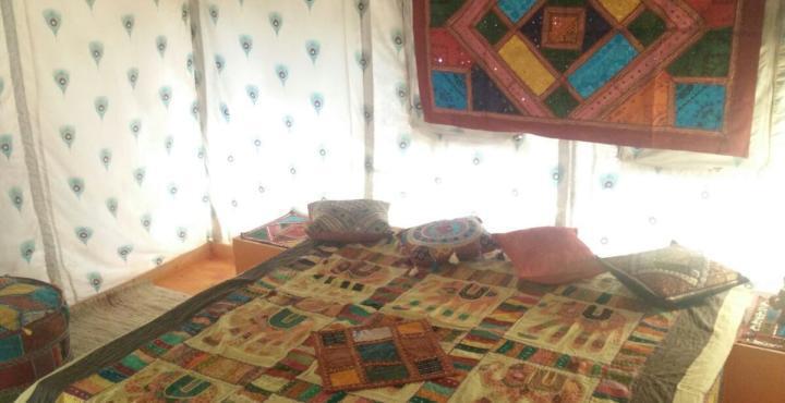 Пушкар: Pushkar Gypsy Campozon