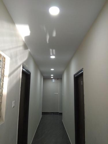 Хоспет: Iroomz Shanbhag Towers International