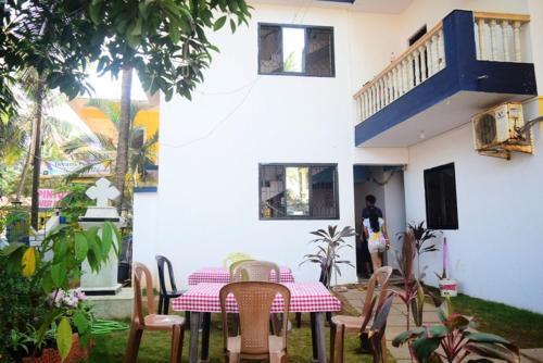Калангут: C Queen Beach Resort