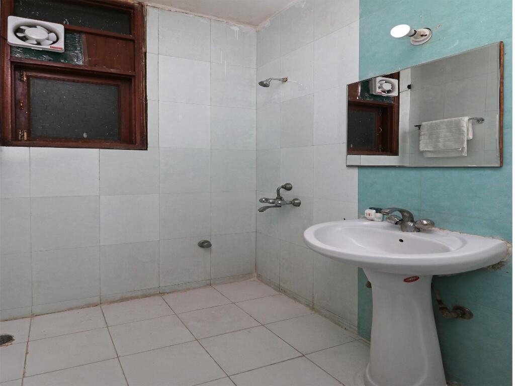 Нойда: OYO 10662 Hotel Town Noida