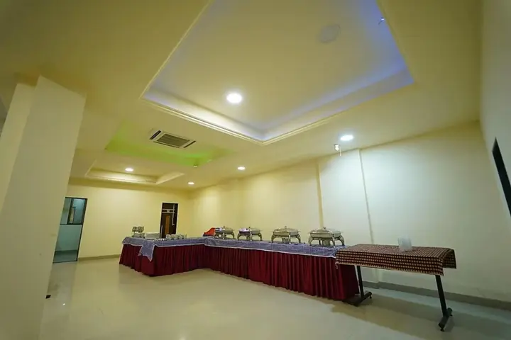 Нашик: Hotel Theem Plaza