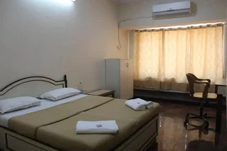 Вапи: Hotel Royale Inn