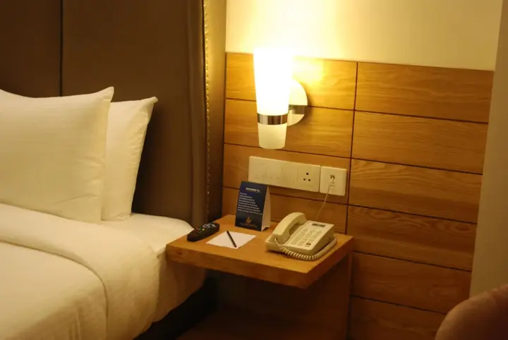 Мохали: Glades Hotel