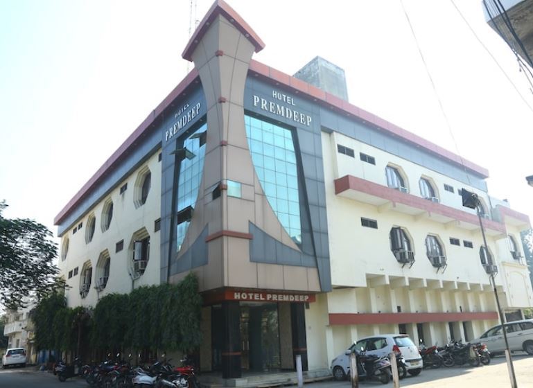 Крепость Ramnagar: Hotel Premdeep International
