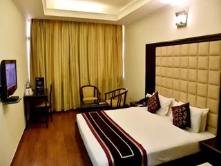 Бадди: Hotel Metro 43