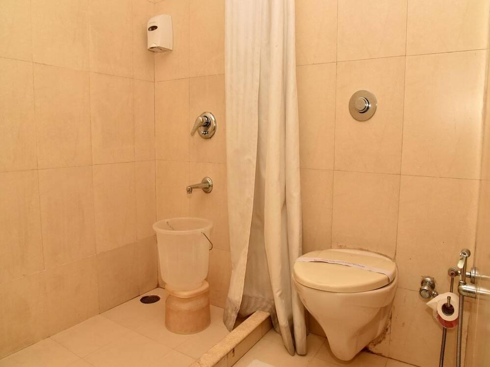 Бадди: Hotel Metro 43