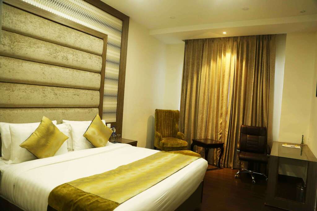 Патьяла: Clarion Inn Amps