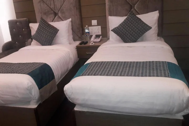 Патьяла: Clarion Inn Amps