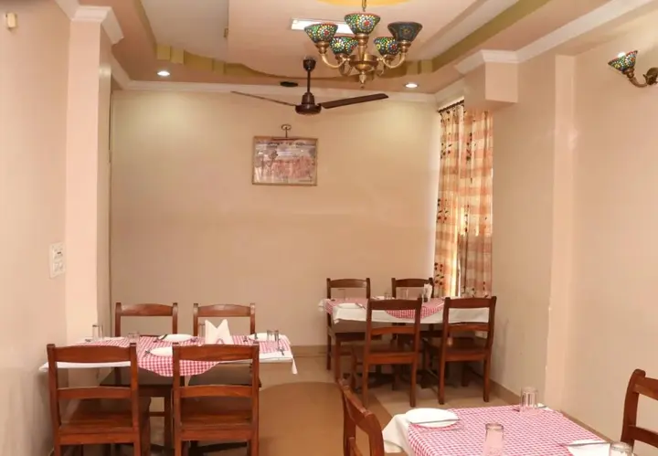 Узел Хануманангарх: Hotel Samrat