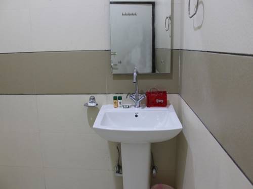 Агра: Oyo 3202 Hotel Gayatri Residency