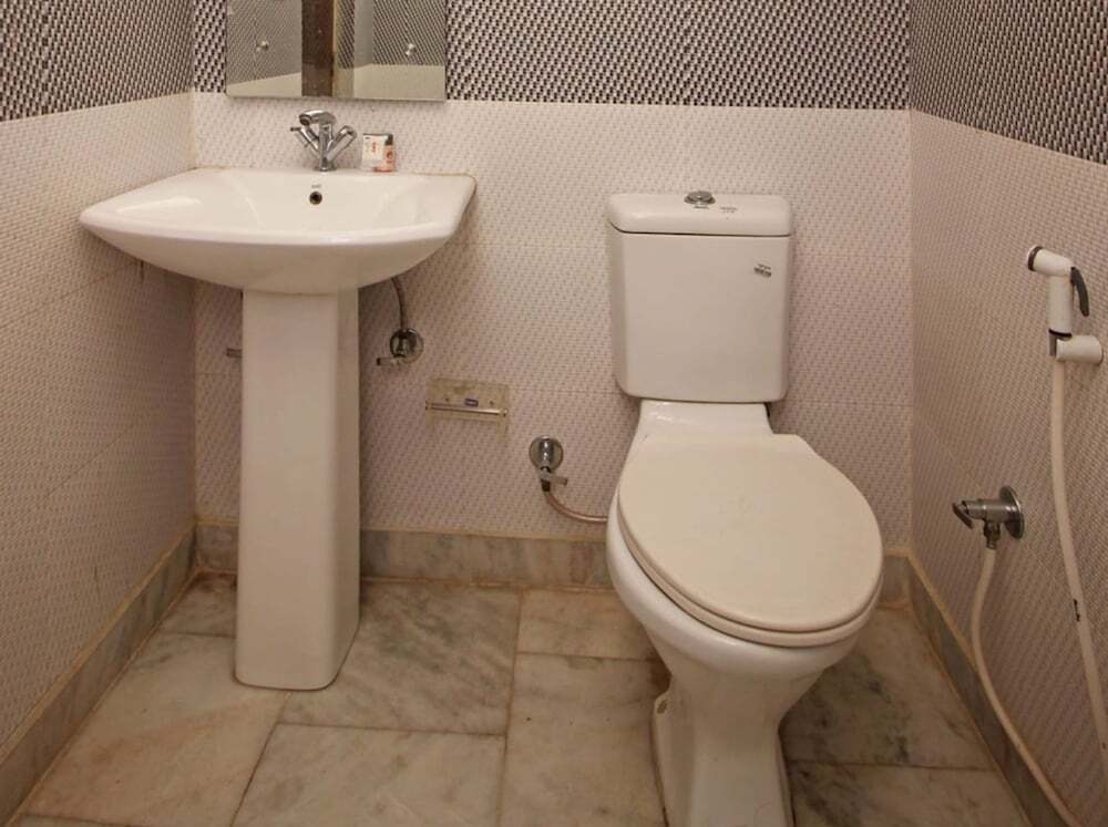 Агра: Oyo 3202 Hotel Gayatri Residency