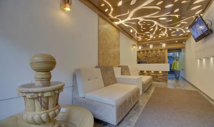 Сурат: Treebo Trend Amisha International