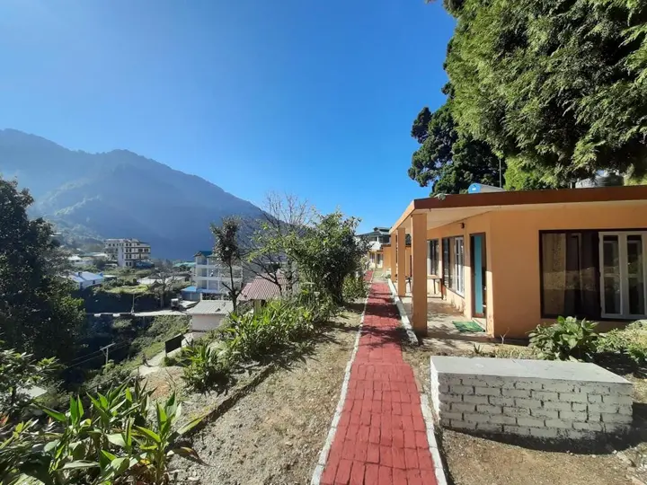 Наинитал: Janardan Resort Pangot