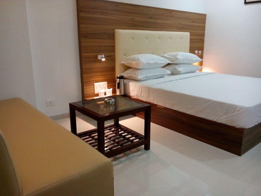 Гандхинагар: Krishna Park Inn