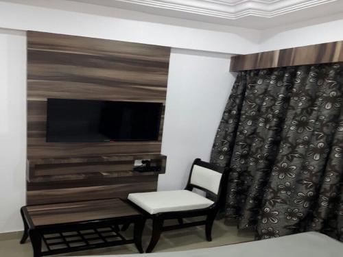 Прантий: Hotel Ashirwad