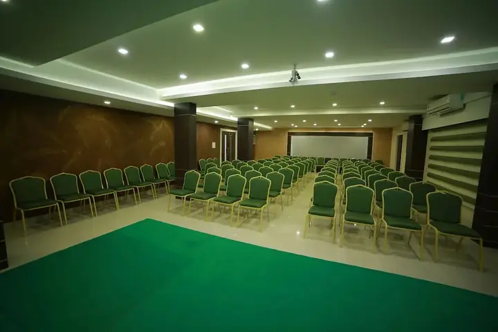 Гуруваюр: Nakshatra Emerald Inn