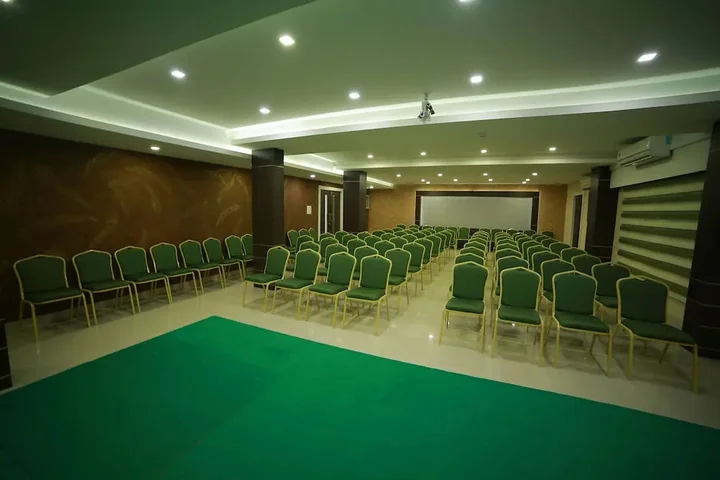 Гуруваюр: Nakshatra Emerald Inn