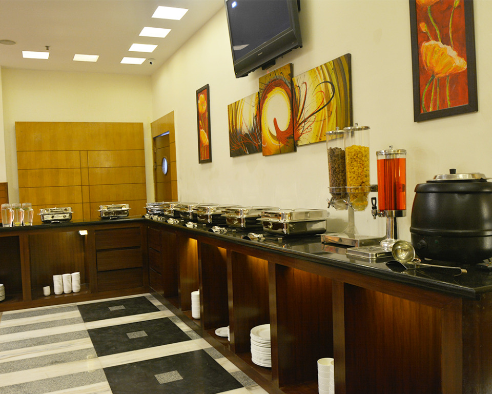 Дхума: V One Hotel The competent Palace
