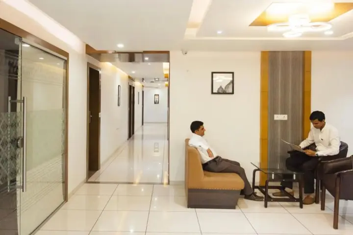 Вапи: Hotel Royal Shelter