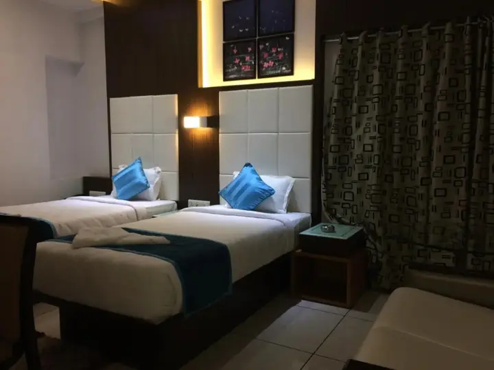 Вапи: Hotel Royal Shelter