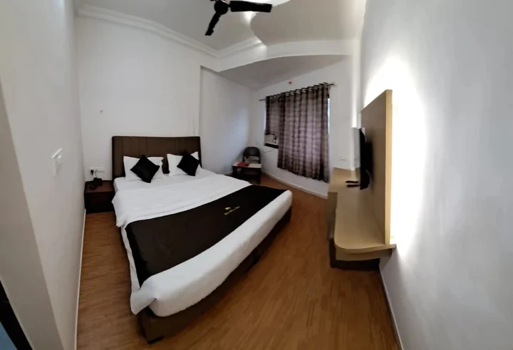 Игатпури: Hotel Dhruv Palace