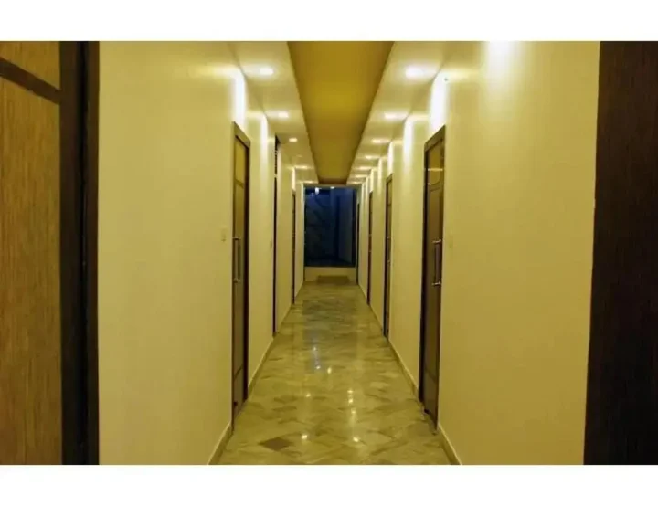 Канпур: Hotel Satyam & Restaurant